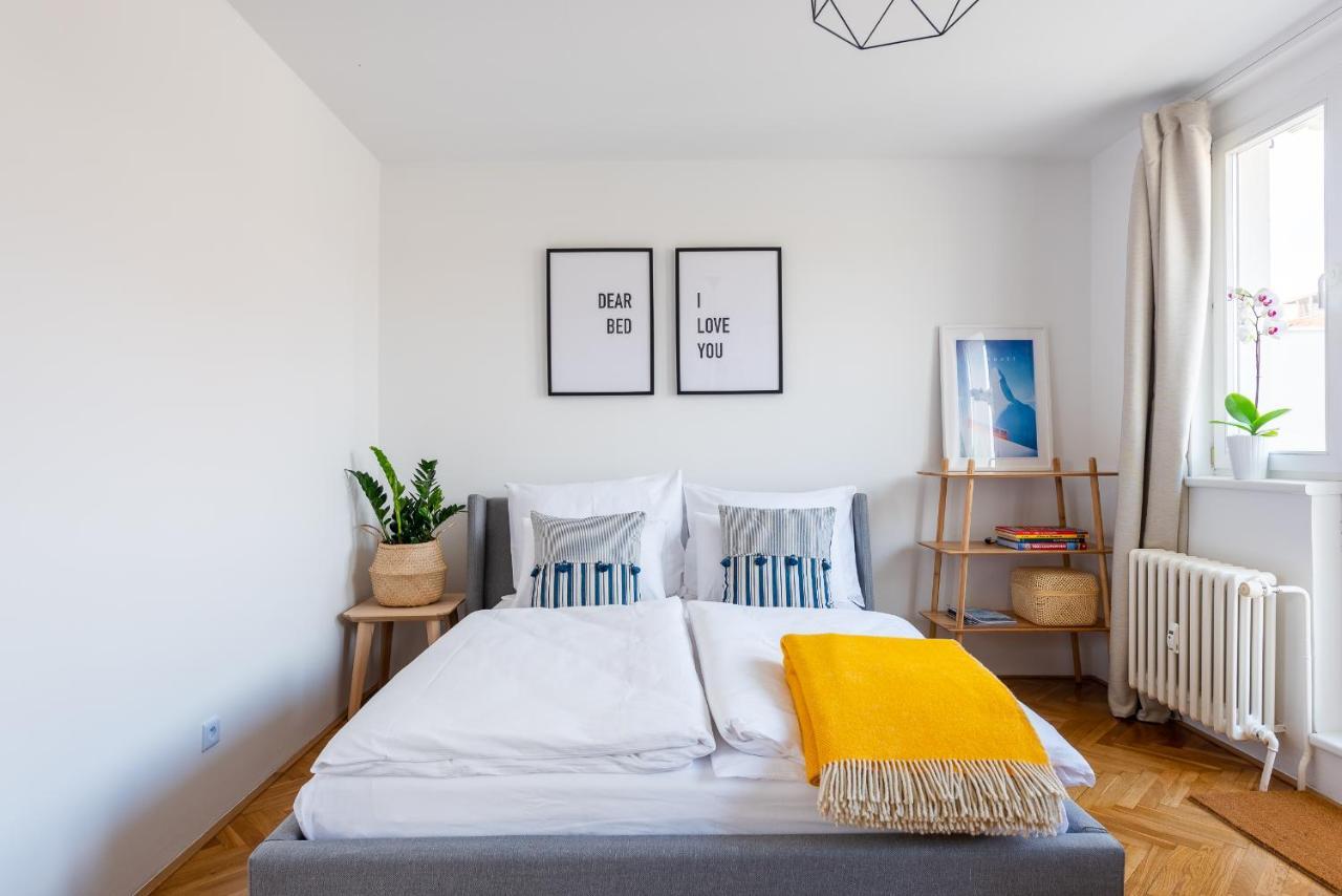 Bright Charming Apt With Terrace, Parking & Airco. Praga Exterior foto